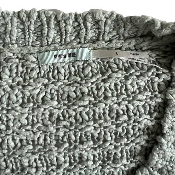 3/$15 🤑✨ Kimchi Blue Cozy Knit Shark Bite Sweater - Picture 7 of 7